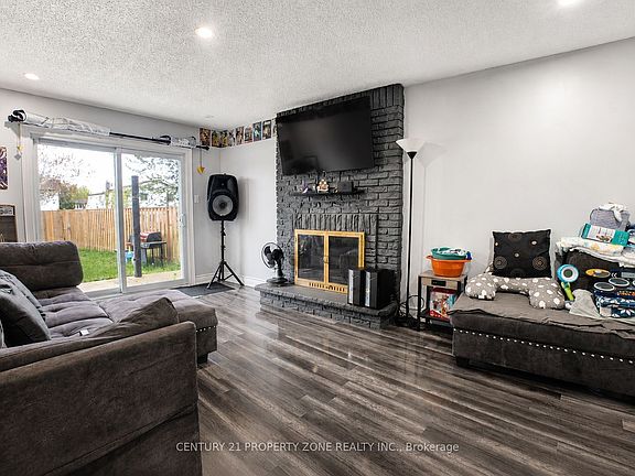 5th image of 7652 Roselle Cres