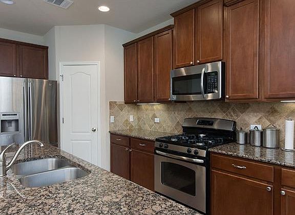 5th image of 15540 Interlachen Dr