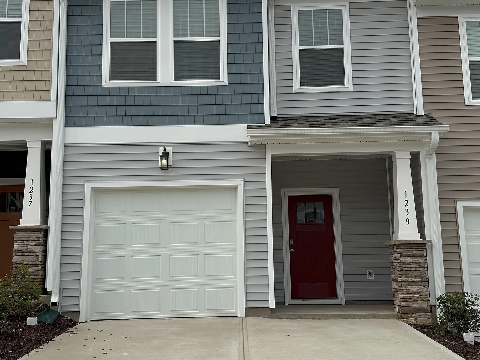 3 bed, 2.5 bath, 1587 sqft, $1,750 — Photo 1