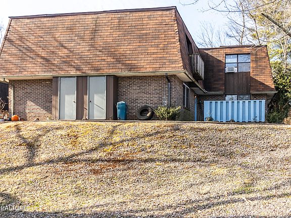 3rd image of 9008 NW Creekside Ln
