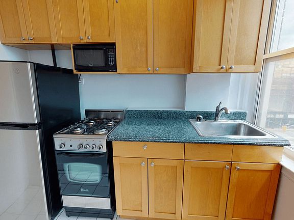 2nd image of 223 2nd Ave APT 4A
