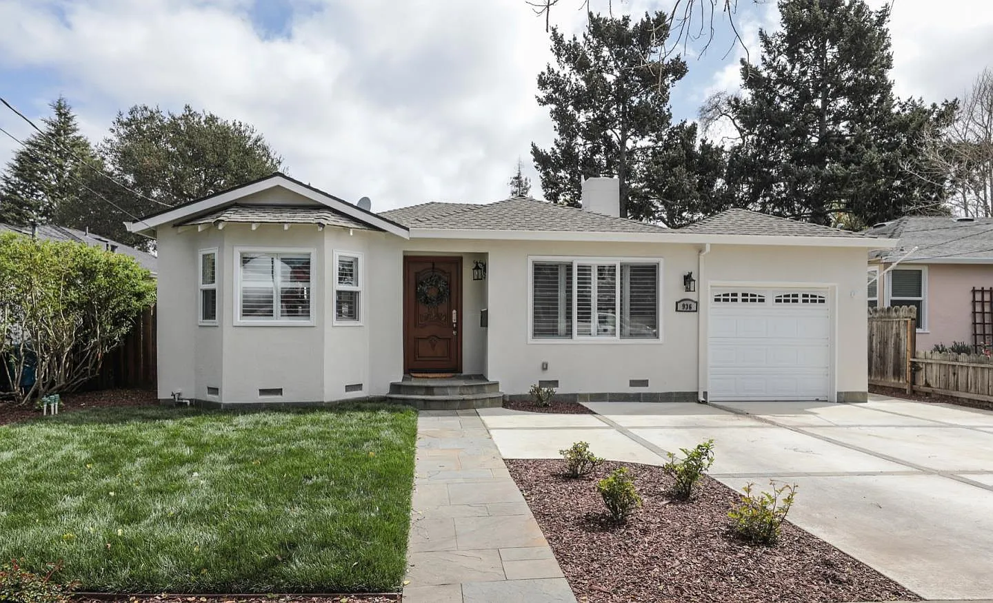 936 Peggy Ln photo 1