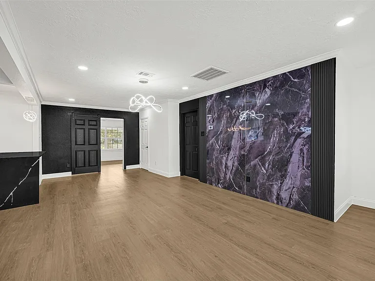 513 Main St — Photo 13