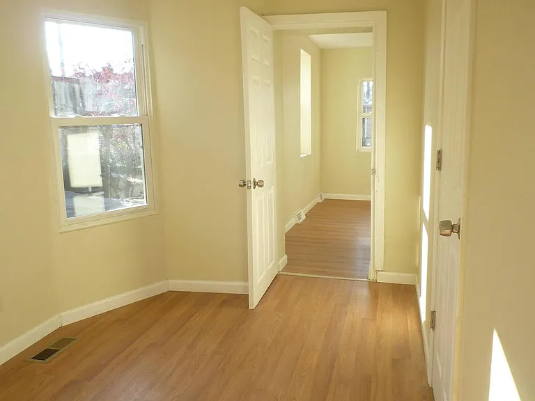 504 S Washington St — Photo 24
