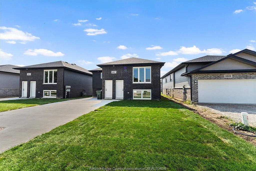 3 bed, $2,250 — Photo 1