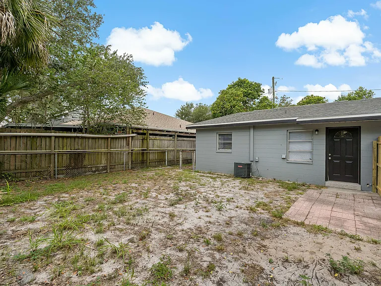 3810 S Randall St #B — Photo 44