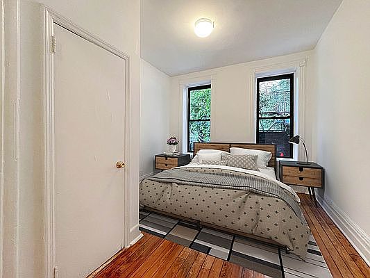 1st image of 226 W 4th St APT 4