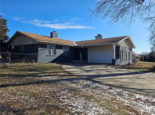 84 N Briarwood Rd, Rogers, AR 72756