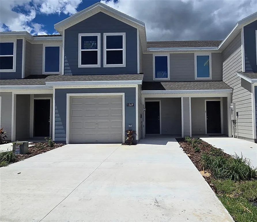3 bed, 2.5 bath, 1378 sqft, $2,000 — Photo 1