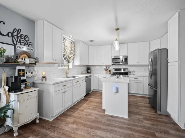 11906 Helene Ct, Pinehurst, TX 77362