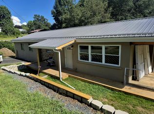 22262 Midland Trl, Victor, WV 25938