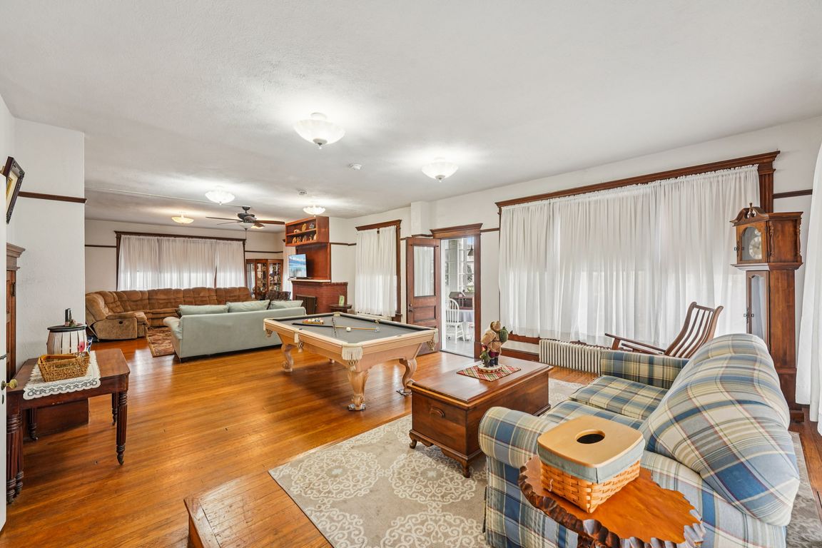 next background image