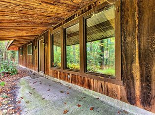 128 Raccoon Rd, Acme, PA 15610