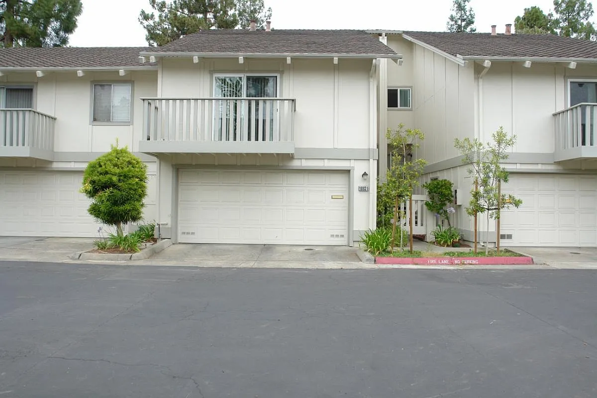 10831 Northoak Sq photo 1
