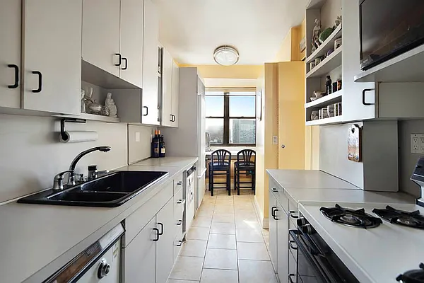 Sold by Town Residential | media 4