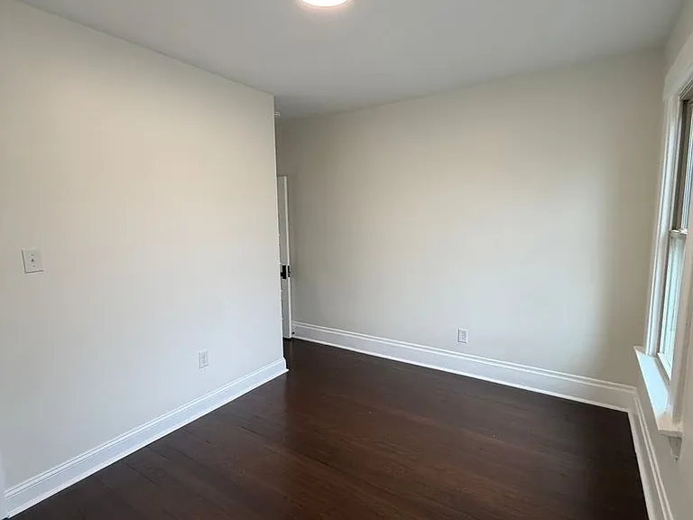 425 Hanford St — Photo 8