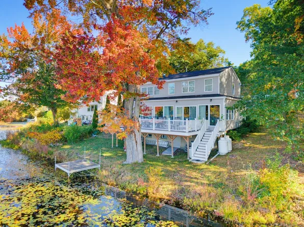 207 White Pond Rd, Lancaster, MA 01523