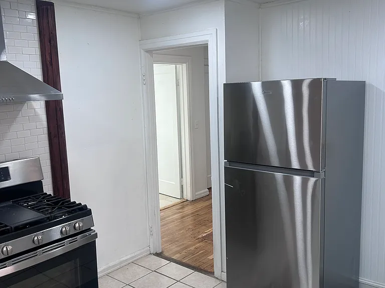 724-726 Huntington Rd #726 — Photo 8