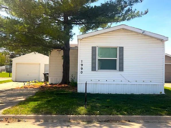 1990 SE Four Seasons Dr, Ankeny, IA 50021