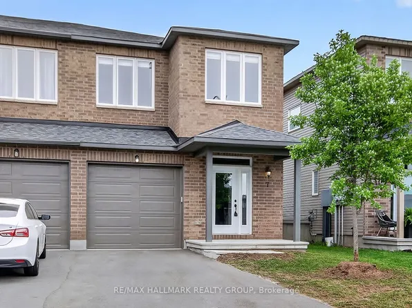 7 McPhail Rd, Carleton Place, ON K7C 0P6