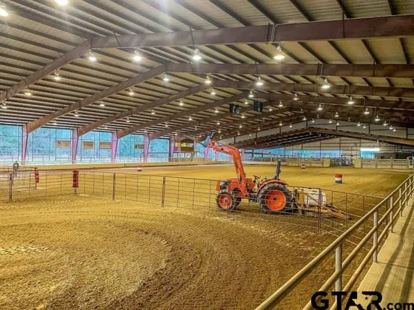 32041 State Highway 64, Wills Pt, TX 75169