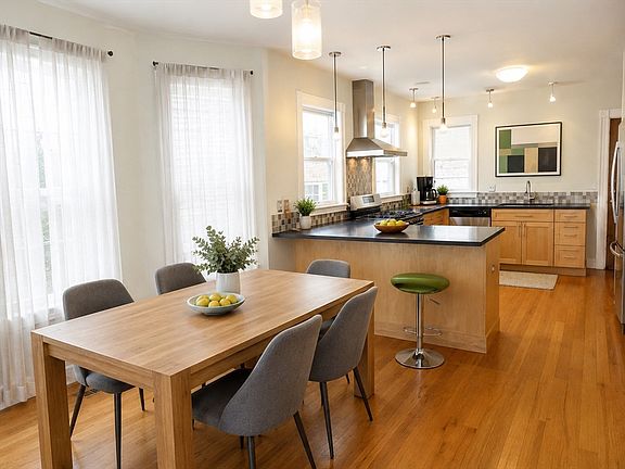 3rd image of 187 Harvard St #3