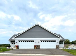 685 Heritage Ln, Hammond, WI 54015