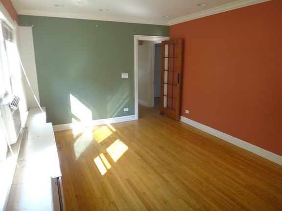 2nd image of 1524 S 59th Ct