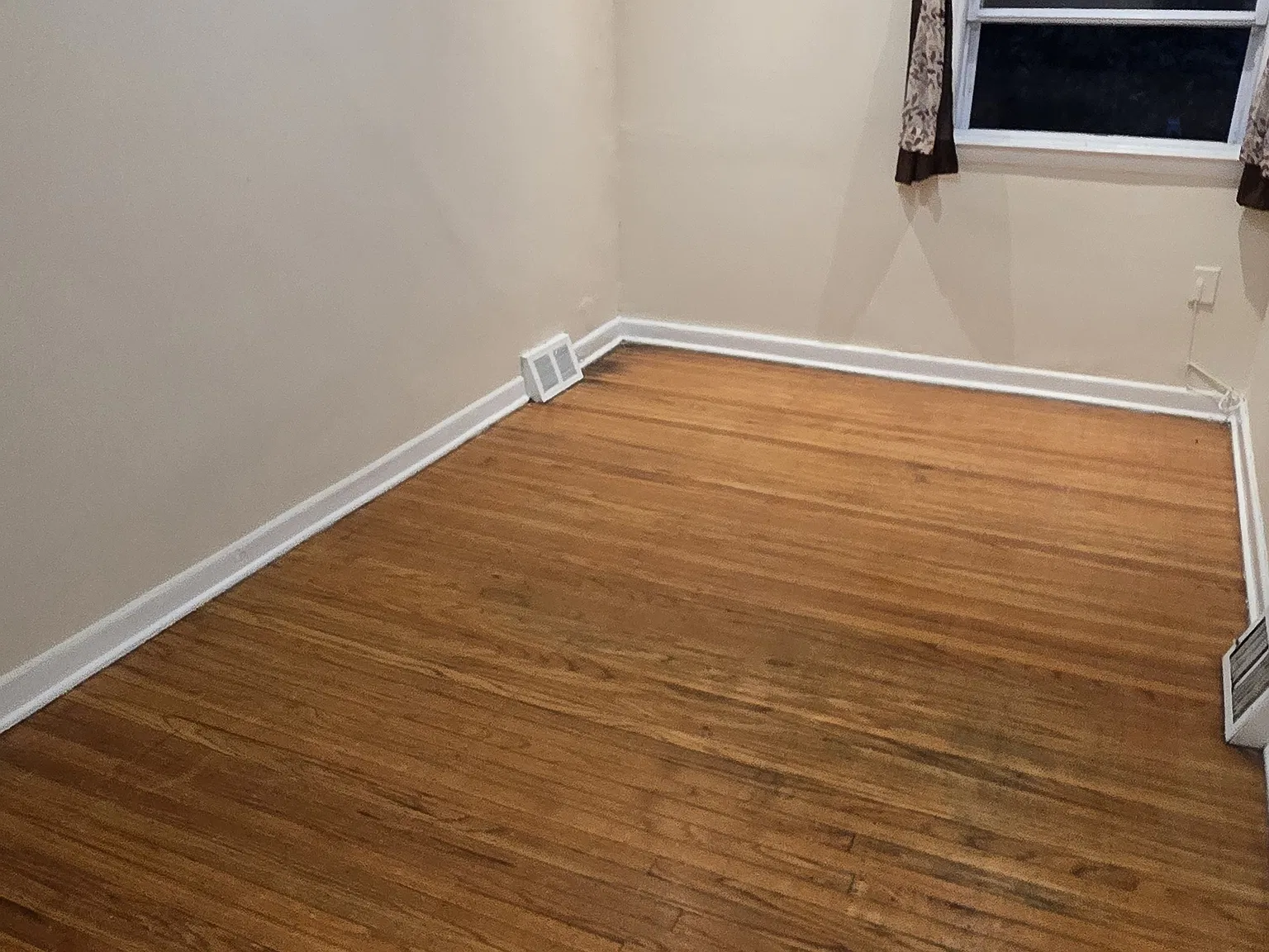 3 bed, 1.5 bath, 1152 sqft, $690 — Photo 3