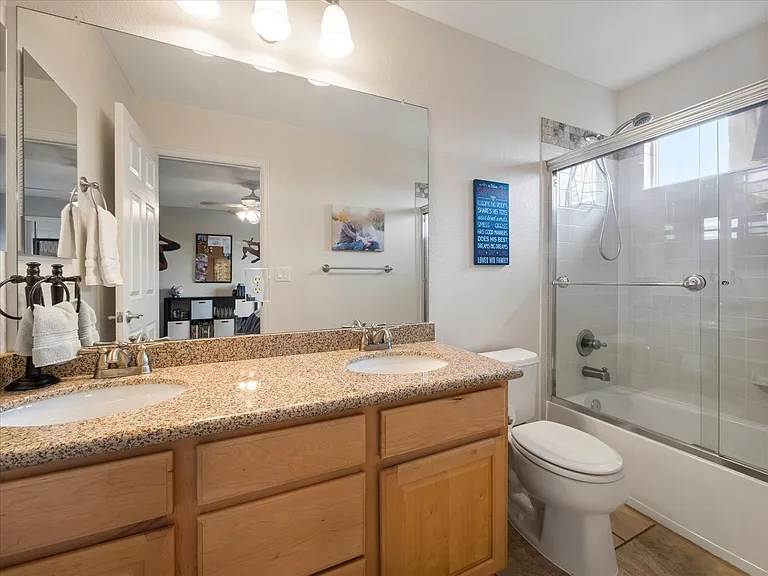 1048 Orion Way — Photo 33