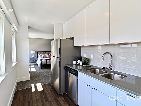 4th image of 3837 Main St #708