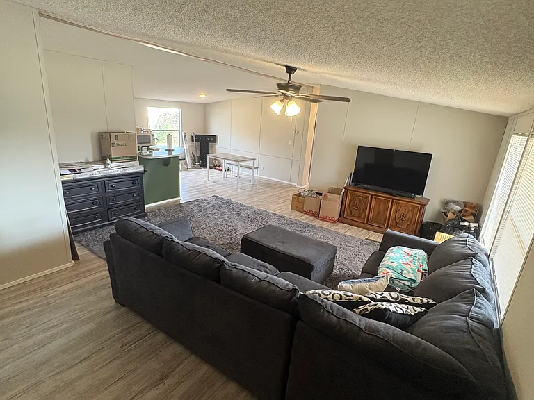 15868 Holiday Pkwy — Photo 23