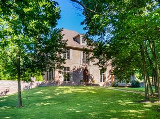 2495 Walnut Hill Rd, Lexington, KY 40515