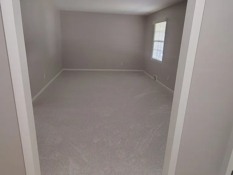 434 Shady Ln — Photo 4