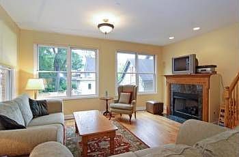 5th image of 100 S Elmwood Ave APT 10