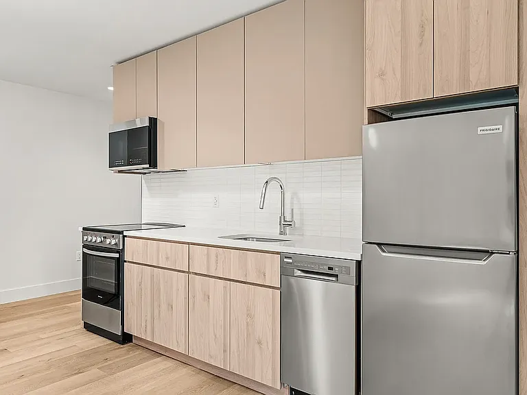 91 Bruckner Blvd #111 — Photo 11