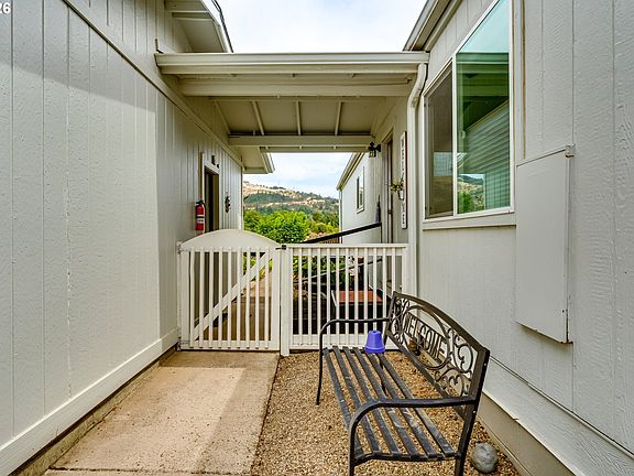 2nd image of 85729 Chelsea Ln