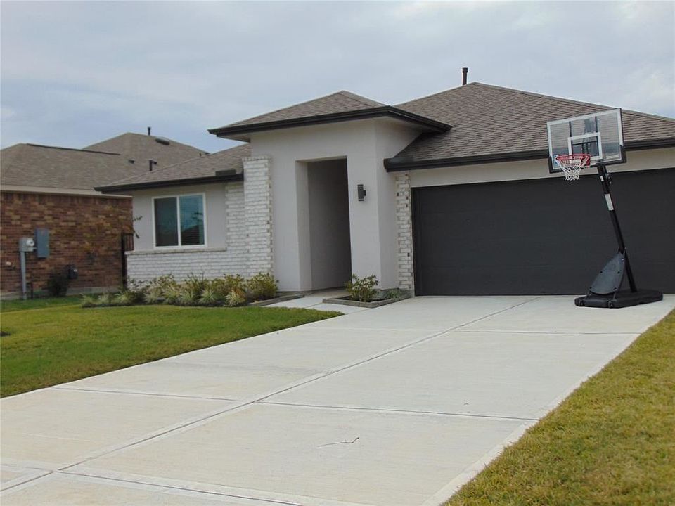 1st image of 2417 Mar Vista Ln