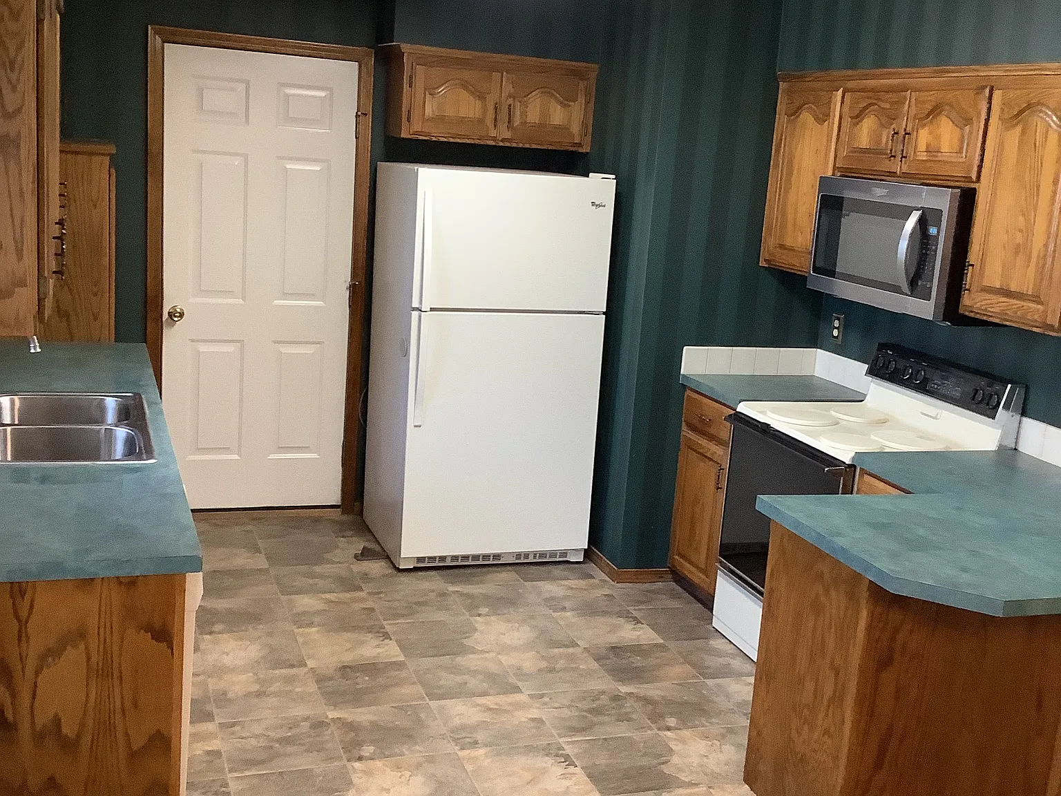 2 bed, 1325 sqft, $1,400 — Photo 4