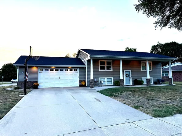 504 W Pauline St, Taylorville, IL 62568