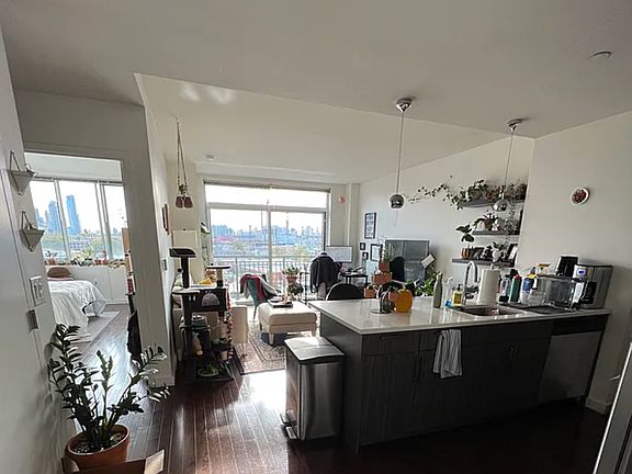 2nd image of 12-15 Broadway #808