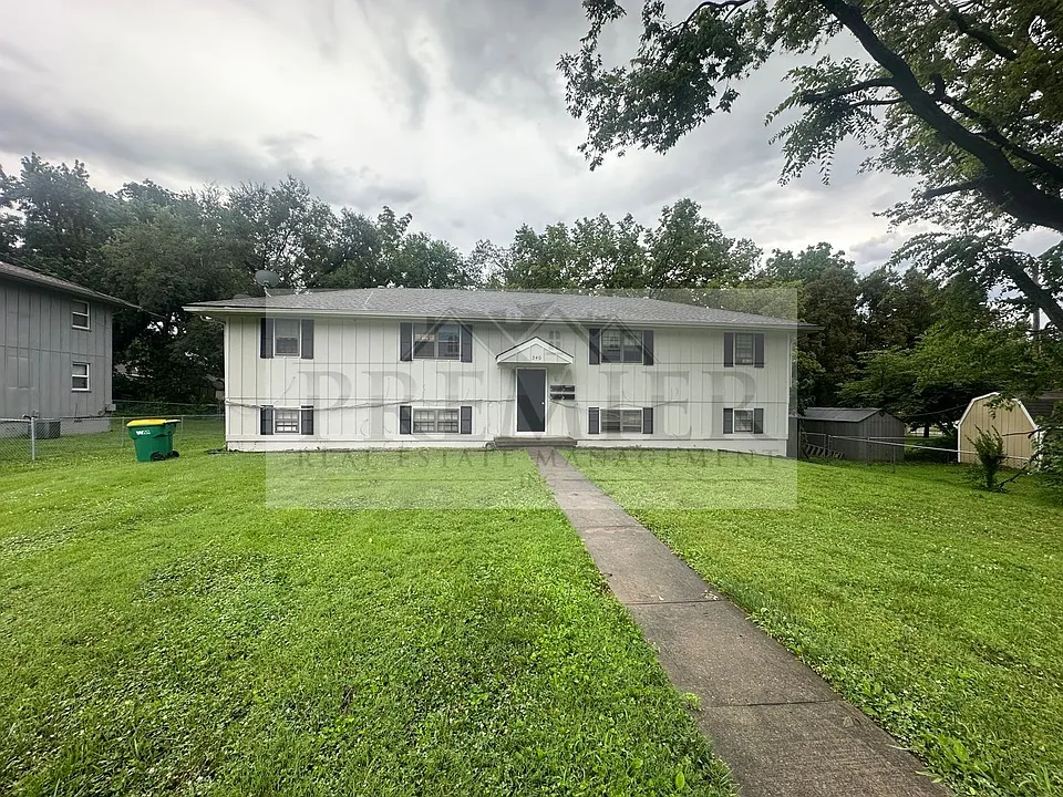 240 W Kump Ave #C