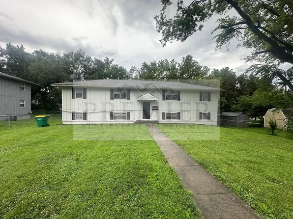240 W Kump Ave #C, Bonner Springs, KS 66012
