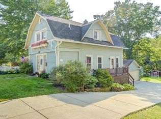 94 Solon Rd, Chagrin Falls, OH 44022