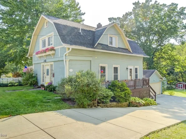 94 Solon Rd, Chagrin Falls, OH 44022