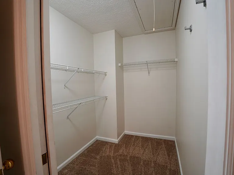 131 Lake Chateau Dr — Photo 19