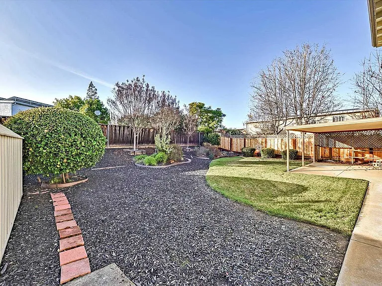 6429 McAbee Rd — Photo 33