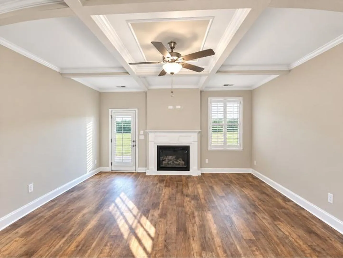 Get ready to fall in lovethis sleek, modern beauty in West Creek Farms is bringing the wow factor... — Photo 4
