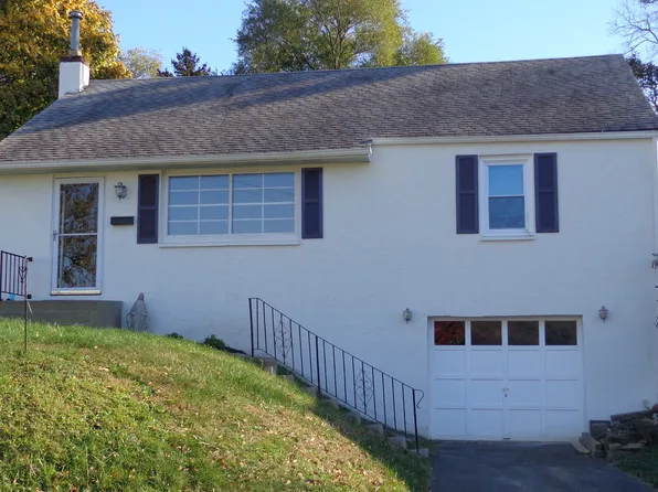 425 Walker Ave, Penndel, PA 19047