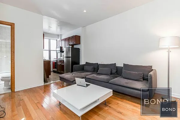 Rented by Bond New York | media 2